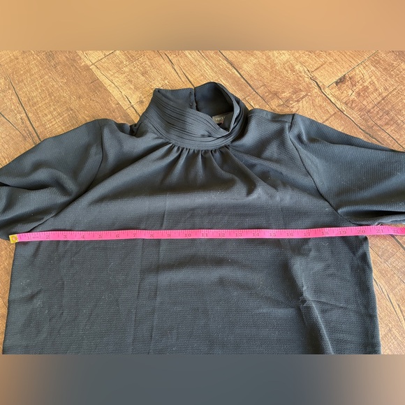 NWOT | Vince Camuto Ruffle Sleeve Mock Neck Top - Picture 5 of 6